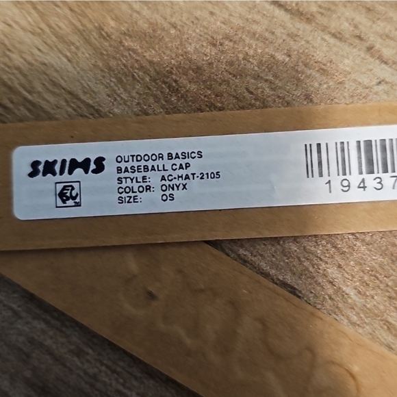 🖤 SKIMS NWT Baseball Cap in Onyx 🖤 - Picture 3 of 9